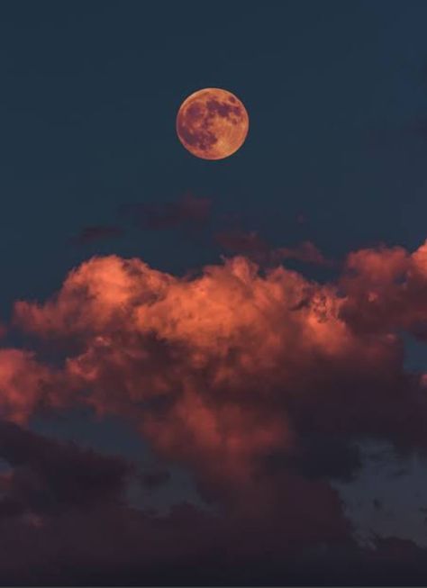 Photography Sky, Clouds Photography, Unique Photo, Of Ideas, Sky Photography, Full Moon, Cute Wallpapers, Celestial Bodies, Moon