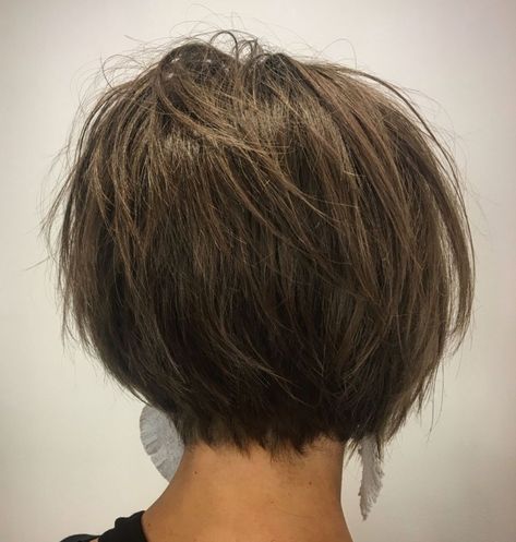 Haircut Layered Medium, Haircut Layered, Medium Highlights, Thick Hair Cuts, Short Hairstyles For Thick Hair, Best Short Haircuts, Coarse Hair, Short Bob Haircuts, Penteado Cabelo Curto