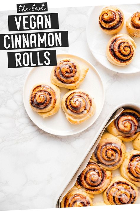 This Vegan Cinnamon Rolls recipe is a quick and delicious take on classic cinnamon rolls...ooey, gooey, and packed with flavor! Best Vegan Cinnamon Rolls, Saturday Morning Breakfast, Packed Breakfast, Vegetarian Christmas, Healthy Budget, Vegan Cinnamon Rolls, Vegan Baking Recipes, Healthy Vegan Desserts, Vegetarian Breakfast Recipes