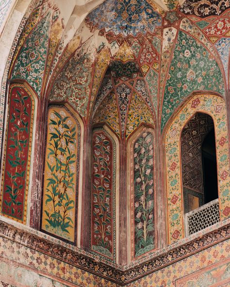 Wazir Khan Mosque, Istoria Artei, Mughal Architecture, Indian Architecture, Lahore Pakistan, Alam Yang Indah, Islamic Architecture, Andalusia, Beautiful Architecture