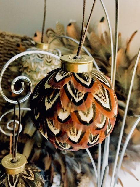 Beautiful box of pheasant and grouse feather baubles Lodge Christmas Tree, Hunter Decor, Lodge Christmas, Bullet Crafts, British Christmas, Christmas Lodge, American Christmas, Christmas Crafty, Pheasant Feather