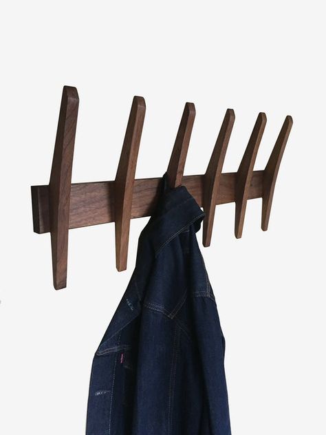 Modern Towel Rack, Coat Rack Entryway, Diy Mid Century, Classy Coat, Modern Towels, Modern Coat Rack, 1 Kings, Mcm Decor, Modern Style Homes