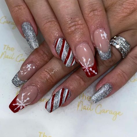 Christmas Nails Long, What Nails, Christmas Nails Glitter, Nail Designs Ideas, Holiday Nails Christmas, Red Christmas Nails, Holiday Nail Designs, Cute Christmas Nails, Christmas Nails Easy