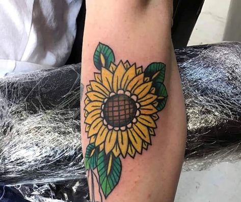 Sunflower American Traditional Tattoo, Traditional Style Sunflower Tattoo, American Traditional Sunflower Tattoo Black, American Traditional Sunflower Tattoo, Neo Traditional Sunflower, Neotraditional Tattoo Sunflower, Traditional Sunflower Tattoo, Traditional Sunflower, Trad Tattoos