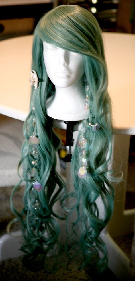 Diy Mermaid Hair, Fish Hair Clip, Disassociative Identity, Mermaid Hair Extensions, Fish Hair, Glue In Hair Extensions, Mermaid Wig, Mermaid Cosplay, Mermaid Parade