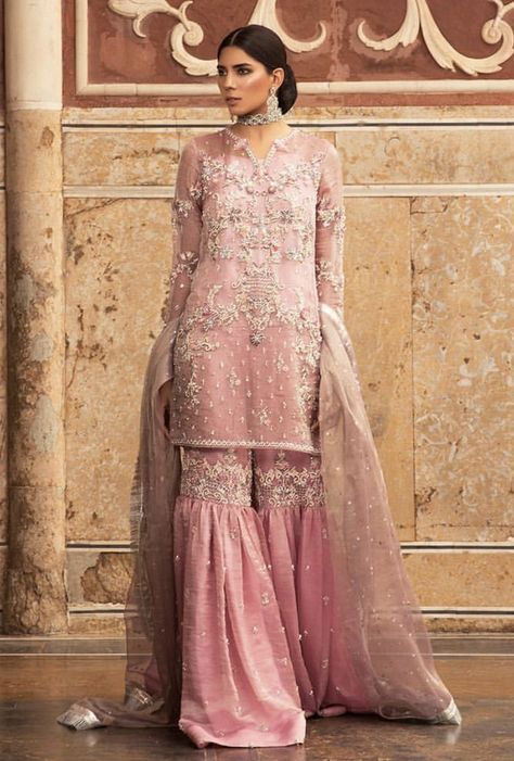 Pink Gharara, Gharara Designs, Shadi Dresses, Pakistani Formal Dresses, Desi Wedding Dresses, Nikkah Dress, Velvet Dress Designs, Pakistani Wedding Outfits, Pakistani Fashion Party Wear