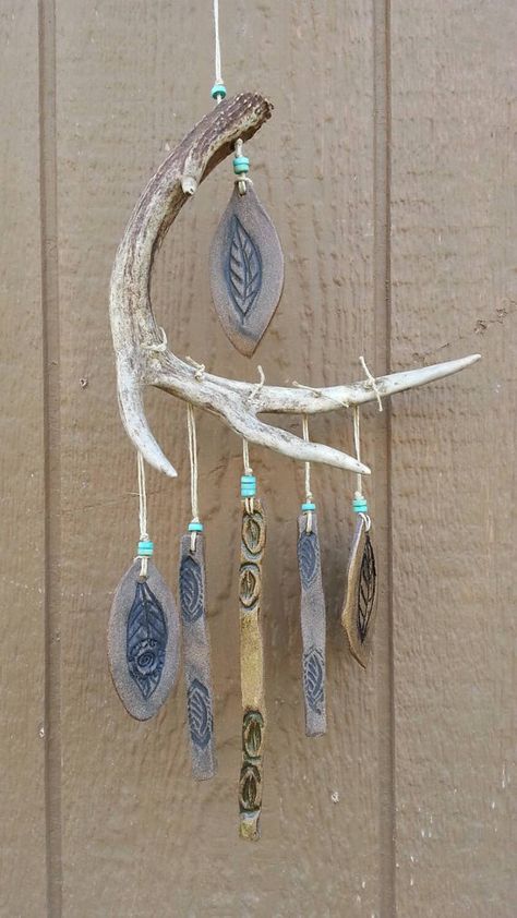 Carillons Diy, Antler Ideas, Tre Kunst, Diy Keramik, Antler Crafts, Winter Projects, Antler Art, Diy Wind Chimes, Driftwood Crafts