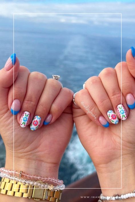 cruise nails mexico Nails For Trip To France, Summer Nails For Mexico, Mexico Cruise Nails, Winter Cruise Nails, Girls Trip Nails, Mexico Themed Nails, Mexico Trip Nails, Cruise Nails Mexico, Coastal Nails Designs