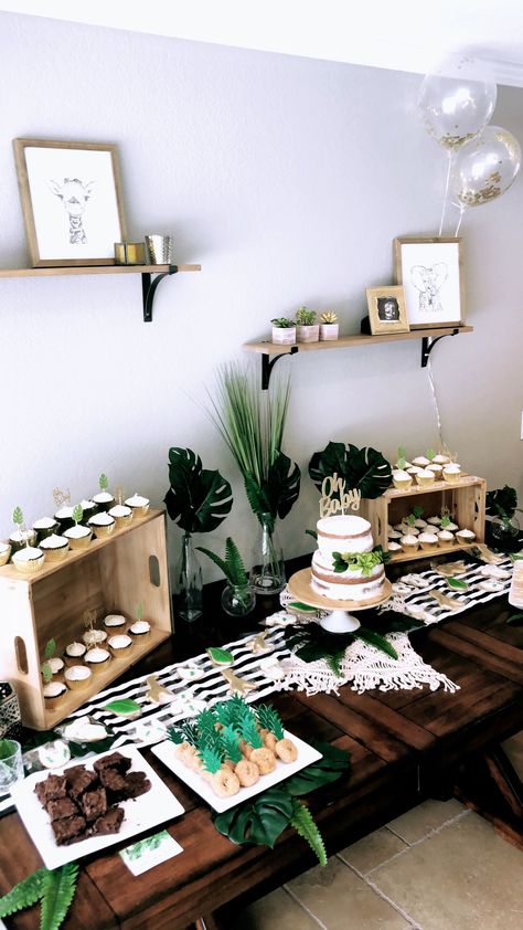 Wild Baby Shower, Décoration Baby Shower, Safari Baby Shower Boy, Decoration Buffet, Bebe Shower, Jungle Thema, Baby Shower Dessert Table, Sweet Tables