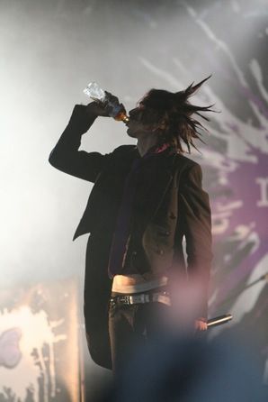 Jimmy Urine Jimmy Urine Pfp, Jimmy Urine 90s, Mindless Self Indulgence Aesthetic, Jimmy Urine, Self Indulgence, Mindless Self Indulgence, Jimmy Page, Bad Person, Music Artists