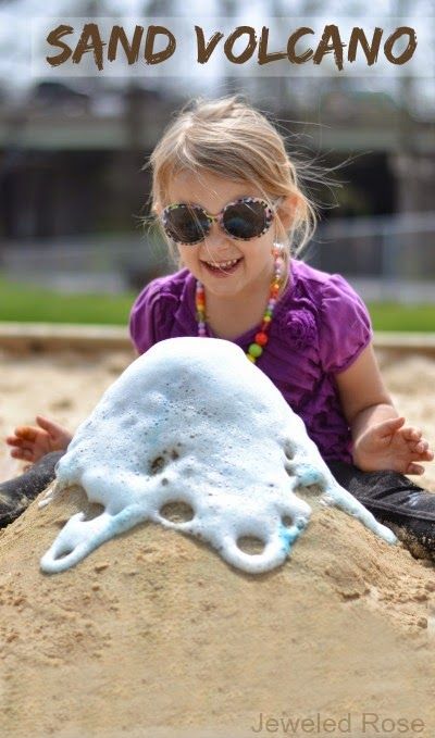 Making a sand volcano is tons of fun for kids! You can easily set this activity up at the beach or right in the sand box; a must try for Summer! Easter Beach Ideas, Beach School Activities, Beach Summer Camp Activities, Outdoor Crafts For Preschoolers, Crafts At The Beach, Sand Activities For Preschool, Beach Kids Activities, Outdoor Art Projects For Kids, Sand Volcano