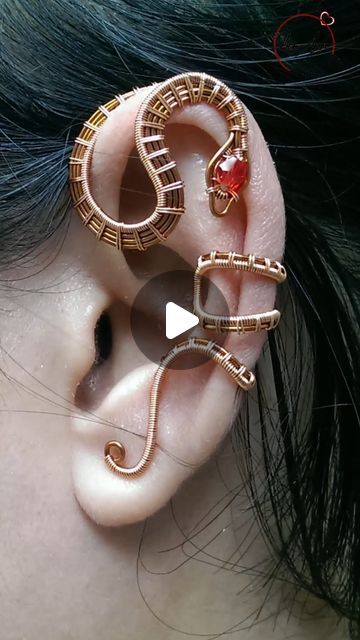 Snake Wire Wrap, Ear Cuff Tutorial, Ear Cuff Diy, Snake Ear Cuff, Fun And Easy Diys, Jewelry Making Ideas, Copper Wire Art, Snake Ears, Easy Diys