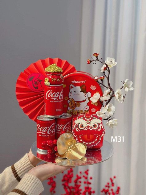 Chinese New Year Hampers Ideas, Chinese New Year Hampers, Cny Hampers, Snack Tower, Chinese New Year Flower, New Year Diy, Uncommon Gifts, Diy Bouquet Wrap, Chinese New Year Gifts