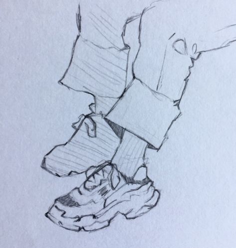 Shoe Drawing Aesthetic, Bulky Shoes Drawing, Sketch Clothes Ideas, Cool Shoes Drawing, Art Sketches Shoes, Doodles And Simple Drawings, How To Draw A Shoe, Shoes Drawing Simple, Shoes Drawing Sketches