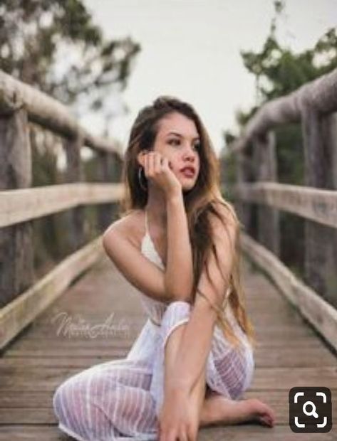 Don’t think it is too little, just start! – Fromchi'sinside Poses Women, Ideas Photography, Photography Poses Women, A Bridge, Young Woman, Photography Poses, A Woman, Bridge, Photography