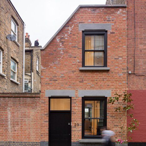 Kirkwood McCarthy has renovated a derelict workshop in the east of the city to create a brick house that is squeezed onto the end of a narrow mews yard Window Frame Colours, Brick House Plans, Hotel Exterior, Exterior Stairs, Stucco Exterior, Red Brick House, Narrow House, 카페 인테리어 디자인, Brick Facade