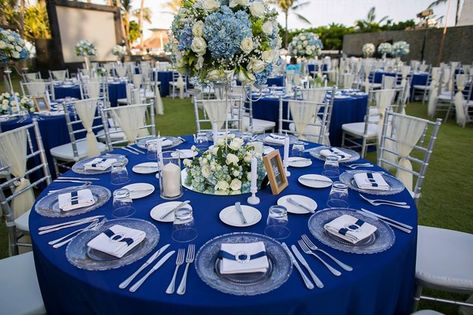 Red Grey Wedding, Wedding Ideas Blue, Silver Wedding Reception, Wedding Decorations Table Settings, Blue And Silver Wedding, Grey Wedding Decor, Royal Blue Wedding Theme, Grey Wedding Theme, Silver Wedding Theme