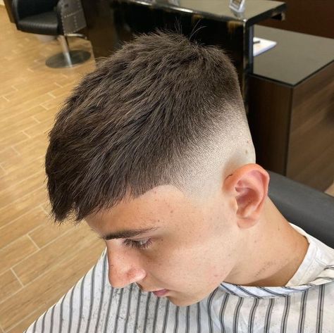 Haircuts For Men 2022, Hair Line Up, Best Short Haircuts For Men, 2022 Hairstyles, Stylish Mens Haircuts, Short Haircuts For Men, Short Fade Haircut, Undercut Fade, Gents Hair Style