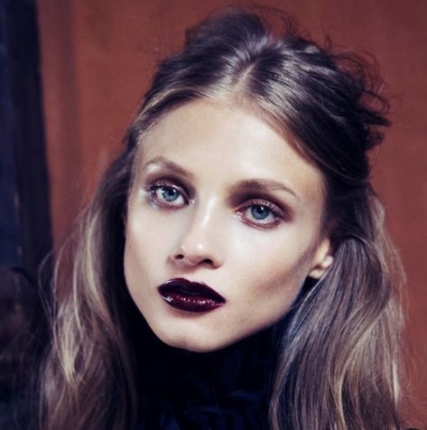 Vampy Lips Makeup, Victorian Makeup, Vamp Makeup, 90s Grunge Makeup, Vampy Makeup, 90s Makeup, Dark Lipstick, Ethereal Makeup, Goth Makeup