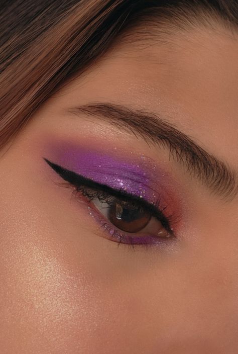 lilás Makeup Pisces Party, Guts Tour, Alt Makeup, Birthday Makeup, Instagram Blog, Rapunzel, Maquillaje De Ojos, Minecraft, Makeup Looks