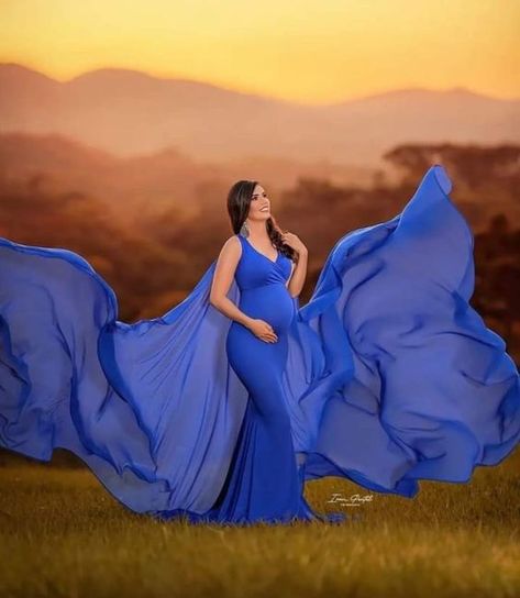 Martenity Photoshoot Dresses, Martenity Photoshoot Ideas, Martenity Shoot Ideas Outdoor, Blue Maternity Dress Photo Shoot, Shooting Pose, Maternity Gown Photography, Maternity Shoot Outfit, Maternity Photography Poses Outdoors, Maternity Photography Poses Couple