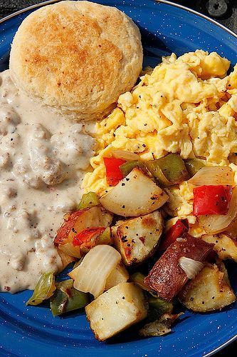 Breakfast Delivery by Ree Drummond / The Pioneer Woman, via Flickr Best Breakfast Potatoes, Dream Breakfast, Breakfast Delivery, Potatoes Healthy, Eggs Potatoes, Breakfast Hash, Drop Biscuits, Breakfast Potatoes, Breakfast Healthy