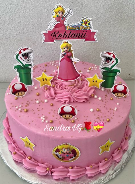 Princess Peach Cake Birthdays, Pastel Princesa Peach, Princess Peach Cake, Princess Peach Birthday Party, Hawaii Birthday Party, Peach Mario Bros, Princess Peach Party, Mario Bros Birthday Party Ideas, Peach Cupcakes