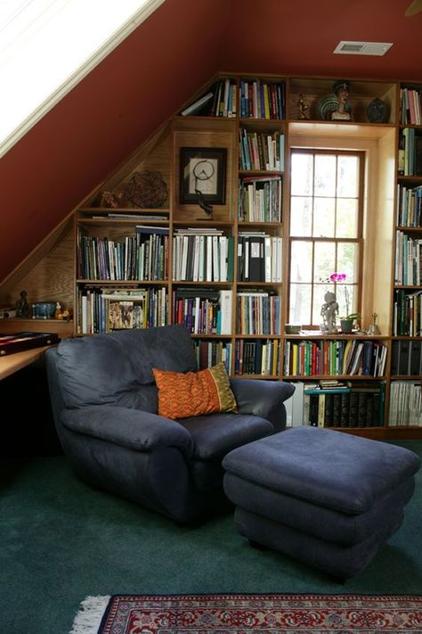 14 Charming Attic Libraries And Reading Rooms | BOOKGLOW Sloped Ceiling Library, Sloped Ceiling Office Space, Attic Library Sloped Ceiling, Bookshelves Low, Sloped Ceiling Office, Attic Office Space Sloped Ceiling, Attic Bookshelves, Gabled Ceiling, Sarah Susanka