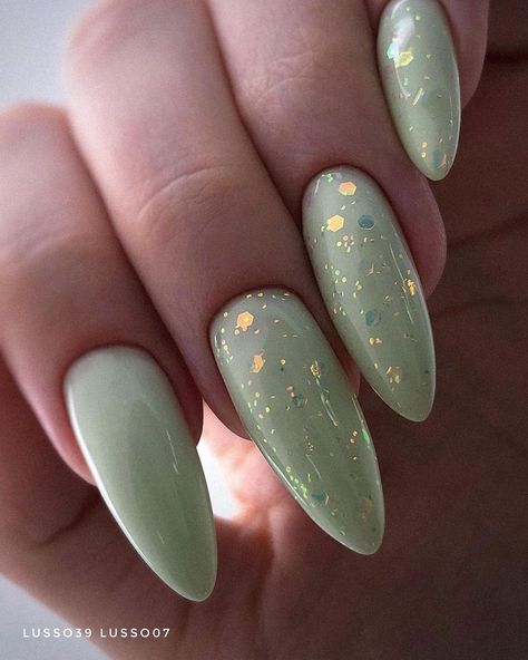 Nail Two Colors Ideas, Nails Inspiration Spring 2023, Spring Nails One Color, Cute Nail Ideas For Spring, Spring Nail Color Ideas, Nails Spring Colors, Early Summer Nails, Green Nails Spring, Cute Spring Nail Ideas