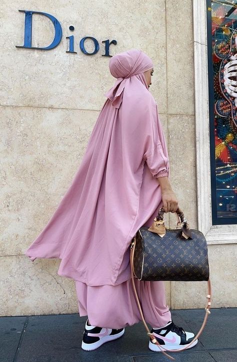 Jilbab Outfits, Modest Hijab, Prayer Dress, Estilo Hijab, Stile Hijab, Hijab Look, Modest Fashion Hijab, Muslim Outfits Casual, Hijabi Fashion Casual