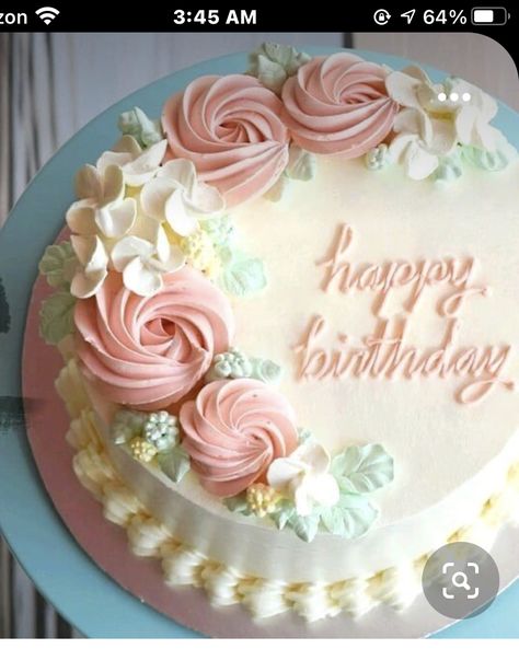 Cake For Women Birthday, Birthday Cake For Women Simple, Birthday Cake For Women, Kek Kahwin, Cake For Women, Buttercream Birthday Cake, Birthday Cake With Flowers, Homemade Birthday Cakes, Elegant Birthday Cakes