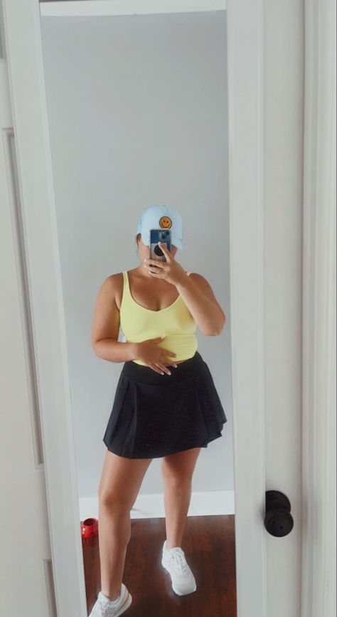 Athleisure Skirt Outfit, Black Athletic Skirt Outfit, Active Skirt Outfit, Athletic Skirt Outfit Summer, Athletic Skirt Outfit Casual, Athletic Skort Outfit, Athleisure Fits, Athletic Skirt Outfit, Athleisure Skirt