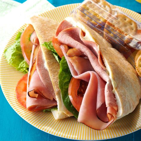 Flying Saucers Recipe -These handy pita pocket sandwiches can be filled and served ready to eat... or you can set up a make-your-own buffet with ingredients that the kids can choose to suit themselves. Pita Pocket Recipes Lunches, Shredded Chicken Dishes, Pocket Sandwiches, Pita Pocket Recipes, Fried Bologna, Pita Bread Recipe, Pita Recipes, Kid Meals, Chicken Pita