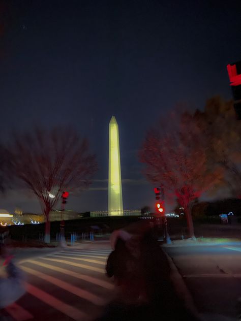 Washington Dc Night Aesthetic, Washington Dc Wallpaper, 8th Grade Dc Trip, Washington Dc At Night, Dc School Trip, Dc At Night, Washington Dc Bucket List, Monument Mythos, Washington Dc Aesthetic