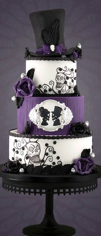 Gothic Wedding Cake Gothic Wedding Cake, Pasteles Halloween, Gothic Cake, Alternative Wedding Cakes, Halloween Wedding Cakes, Skull Cake, Purple Wedding Cakes, Halloween Themed Wedding, Skull Wedding