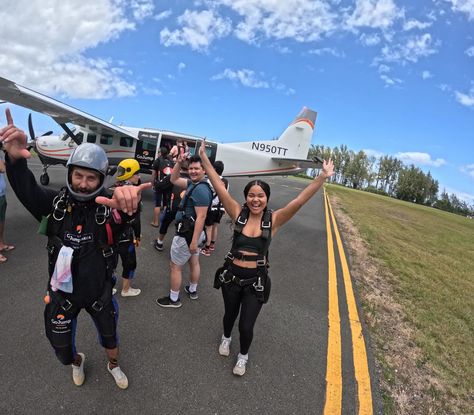 i marked weeping woods but ended up in oahu! 🪂✨✈️ - #skydiving #oahu #gojumpamerica #gojumphawaii #travel #travelblogger #travelphotography #hawaii Oahu Mountains, Hawaii Skydiving, Oahu Snorkeling, Pillbox Hike Oahu, Hauula Oahu, Skydiving, Oahu, Destiny, Travel Blogger