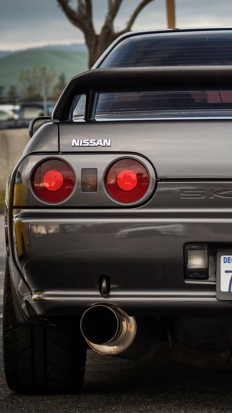 Nissan Gtr R32 Wallpaper, Nissan Skyline R32 Wallpaper, R32 Skyline Wallpaper, 90s Japanese Cars, Car Aesthetic Wallpaper, Nissan Gtr R32, Car Aesthetic Interior, Car Accessories Aesthetic, Gtr R32