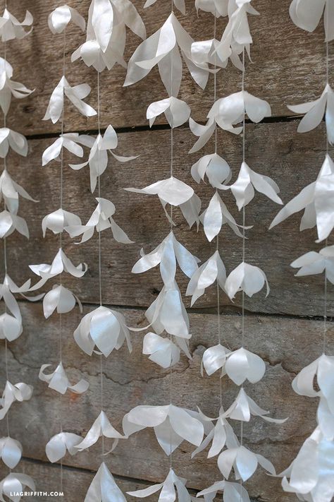 Diy Flower Garland, Origami Dove, Paper Flower Garland, Flower Garland Diy, Paper Flower Garlands, Flower Backdrop Wedding, Flower Garland Wedding, Origami Wedding, Garland Diy