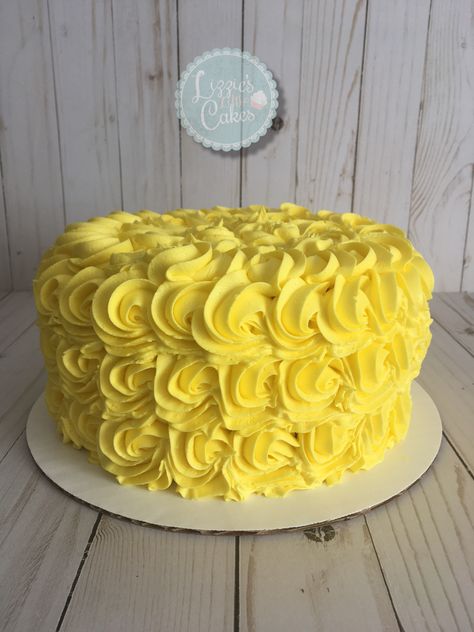 Yellow Rosette Cake, Yellow Buttercream Cake, Buttercream Rosettes, Pina Coladas, Little Cakes, Round Cakes, Buttercream Cake, Pina Colada, Cake Decoration