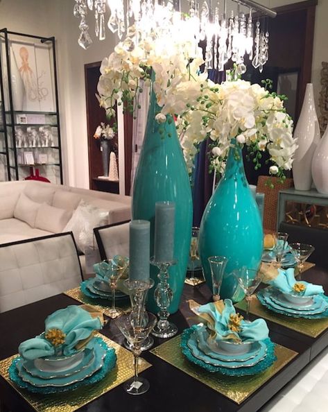 Mermaid Table, Relax Room, Decoration Hall, Turquoise Vase, Tafel Decor, Decor Vase, Dining Room Table Decor, Small Kitchens, Beautiful Table Settings