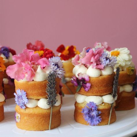 Mini Victoria Sponge Cakes, Mini Victoria Sponge, Baby Reception, Cakes With Flowers, 2024 Meals, Cakes Decorated, Carousel Birthday, Mini Torte, Pastel Cupcakes