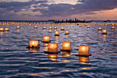 Light Up Your Life At The Columbus Water Lantern Festival Lantern Ceremony, Lantern Floating, Pallet Wedding Decor, Floating Water Lanterns, Water Lantern Festival, Water Lantern, Wish Lanterns, Pallet Wedding, Floating Lanterns