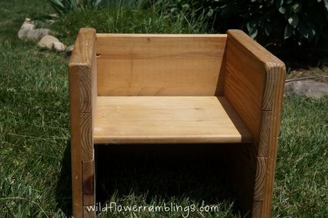 Toddler Chair Diy, Diy Kids Chair, Diy Kids Table, Diy Furniture Chair, Diy Outdoor Seating, Diy Kids Furniture, Toddler Playroom, Kids Chair, Toddler Chair