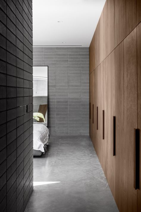 COURTYARD EXTENSION BY RITZ AND GHOUGASSIAN Australian Interior, Australian Interior Design, Interior Design Awards, Masonry Wall, Melbourne House, Design Blogs, 아파트 인테리어, Sopot, Concrete Floors