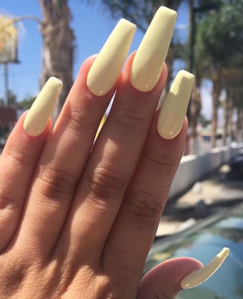 Like what you see? Follow @кєєкєєωιℓℓιαмѕ1 Yellow Nail Art, Lovely Nails, Nail Nail, Baby Yellow, Yellow Nails, Nails Coffin, Coffin Nails Designs, Best Acrylic Nails, Matte Nails