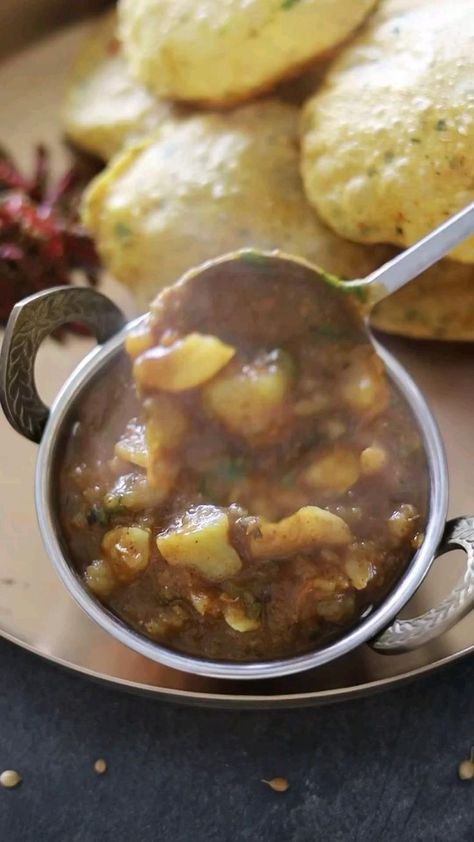 Festive Meals, Spicy Snacks Recipes, Fresh Potato, Breakfast Recipes Indian, Vegetarian Fast Food, Tastemade Recipes, Indian Cooking Recipes, Chaat Recipe, Sweet Dishes Recipes