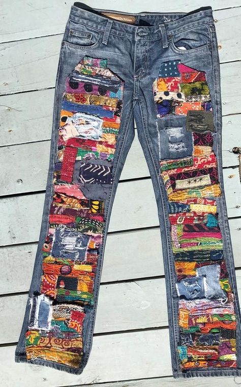 eb1e78328c46506b46a4ac4a1e378b91desc52926952ri Patchwork Jeans Outfit, Recycle Dress, Artisanats Denim, Tas Denim, Jean Diy, Accessible Kitchen, Altered Clothing, Mode Hippie, Boho Jeans