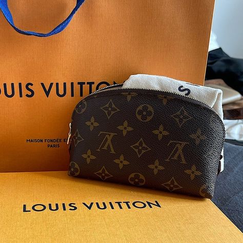 Pristine Louis Vuitton Cosmetic Pouch (PM) Louis Vuitton Cosmetic Bag, Louis Vuitton Cosmetic Pouch, Louis Vuitton Speedy Bandouliere, Louis Vuitton Pouch, Short Rain Boots, Chanel Tweed, Vanity Bag, Vintage Sapphire, Toiletry Pouch