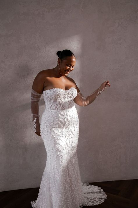 Curvy Wedding Dress, Curvy Wedding, Beach Wedding Guest, Plus Wedding Dresses, Plus Size Wedding Gowns, Summer Beach Wedding, Curvy Bride, Black Bride, Dream Wedding Ideas Dresses