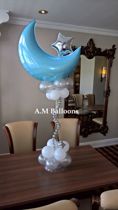 Star Balloon Centerpieces, Twinkle Little Star Centerpiece Ideas, Twinkle Twinkle Little Star Centerpieces, Moon Baby Shower Theme, Balloon Baby Shower Centerpieces, Babby Shower, Unique Baby Shower Themes, Star Centerpieces, Boy Baby Shower Centerpieces